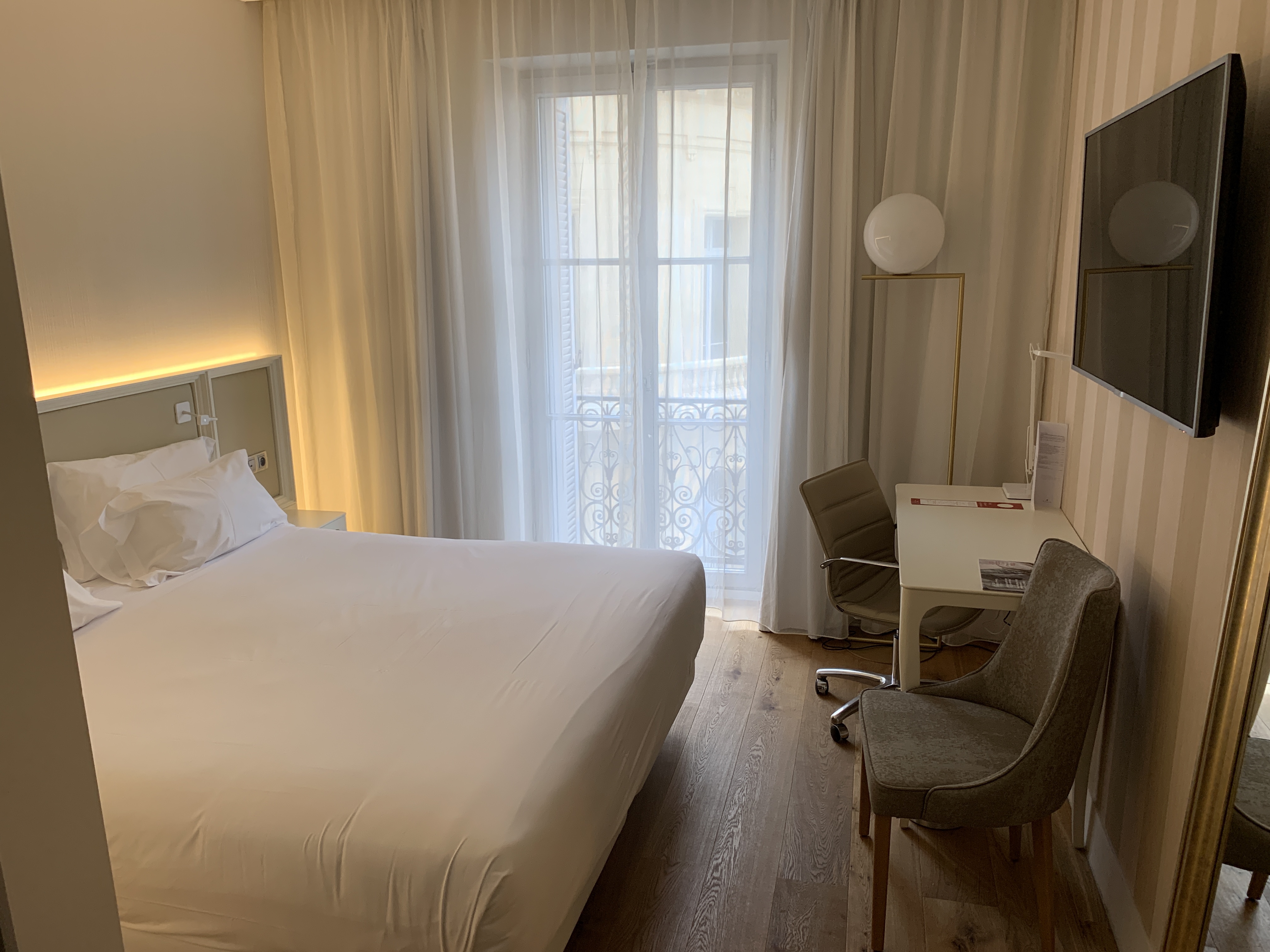 Nh Collection Marseille - Bedroom