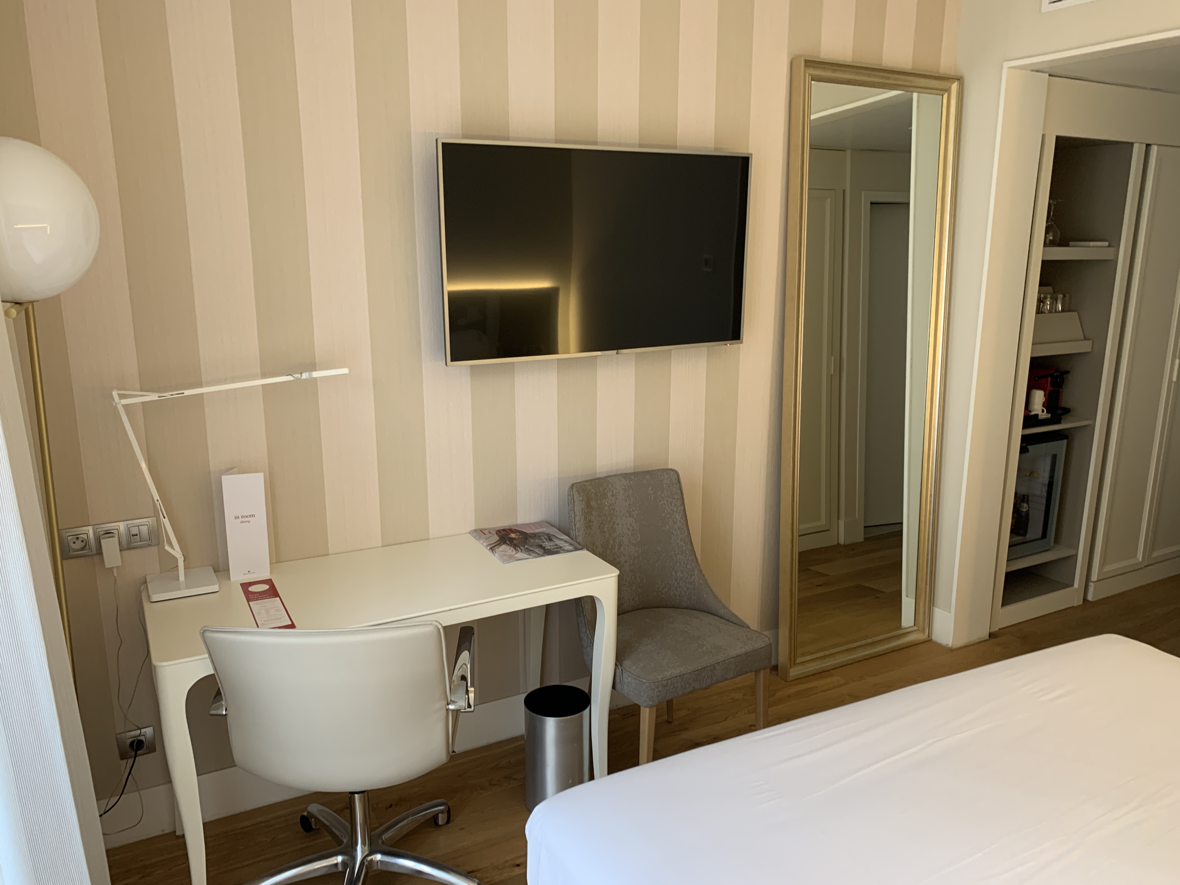 Nh Collection Marseille - Bedroom